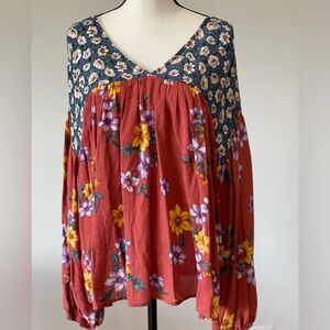 Ces Femme  new size Medium floral  oversized colorblock v neck pull over top NWT